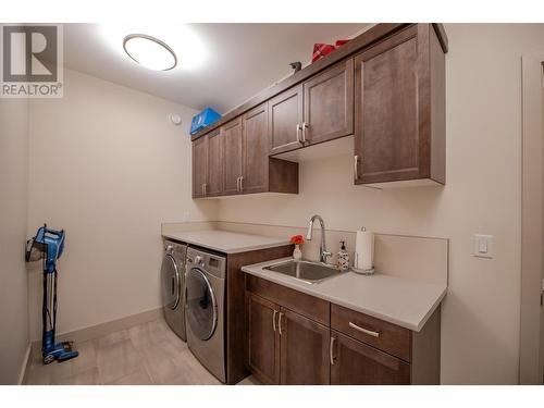 1952 Harris Drive, Penticton, BC - Indoor Photo Showing Laundry Room