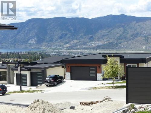 1952 Harris Drive, Penticton, BC - Outdoor