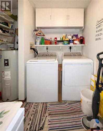 202 1214 3Rd Street, Estevan, SK - Indoor Photo Showing Laundry Room