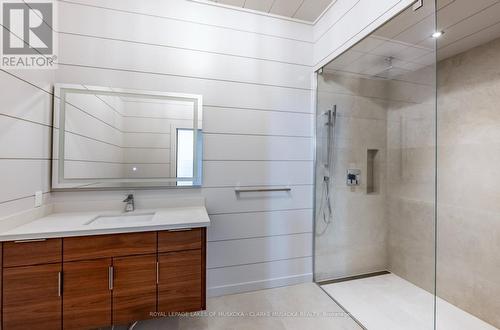 320 Stanley House Road, Seguin, ON - Indoor Photo Showing Bathroom