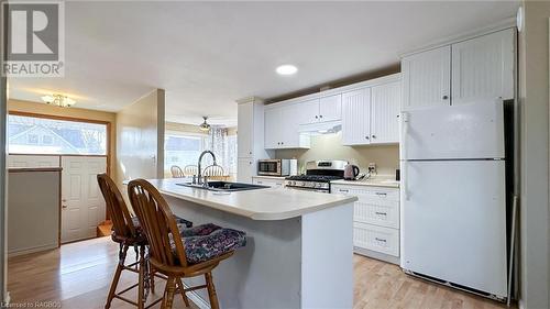 98 King Street, Tiverton, ON - Indoor Photo Showing Kitchen