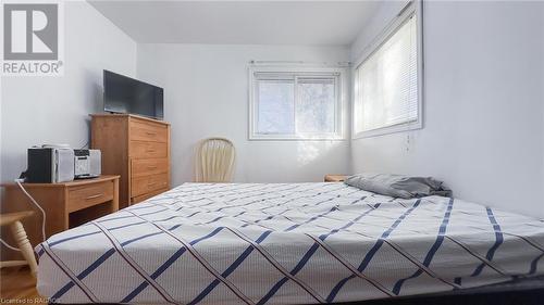 98 King Street, Tiverton, ON - Indoor Photo Showing Bedroom