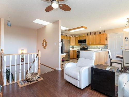 457 Thetis Dr, Ladysmith, BC - Indoor Photo Showing Living Room