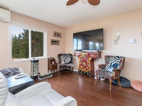 457 Thetis Dr, Ladysmith, BC - Indoor Photo Showing Living Room