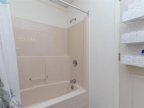 457 Thetis Dr, Ladysmith, BC - Indoor Photo Showing Bathroom