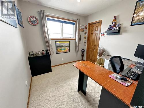 518 Colonel Otter Drive, Swift Current, SK - Indoor Photo Showing Office