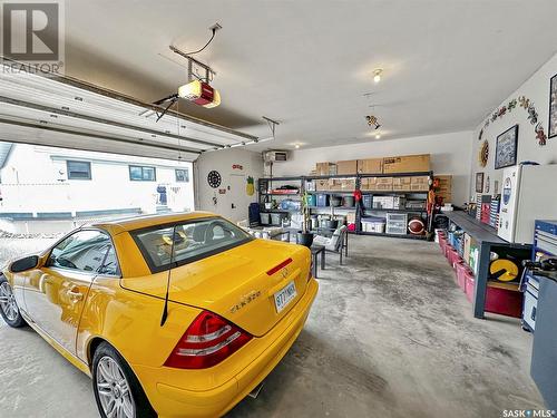 518 Colonel Otter Drive, Swift Current, SK - Indoor Photo Showing Garage