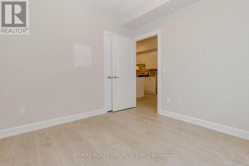 716 - 3220 William Coltson Avenue, Oakville, ON - Indoor Photo Showing Other Room