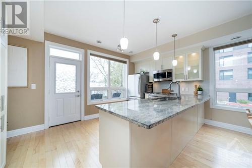 60 Meach Private Unit#104, Stittsville, ON - Indoor Photo Showing Kitchen With Upgraded Kitchen
