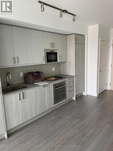 3210 - 77 Mutual Street, Toronto, ON - Indoor Photo Showing Kitchen