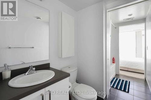 5504 - 12 York Street, Toronto, ON - Indoor Photo Showing Bathroom