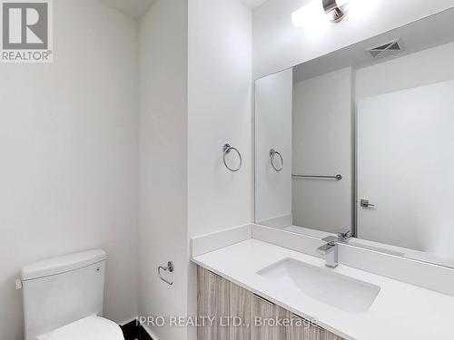 2610 - 2916 Highway 7 Avenue, Vaughan, ON - Indoor Photo Showing Bathroom