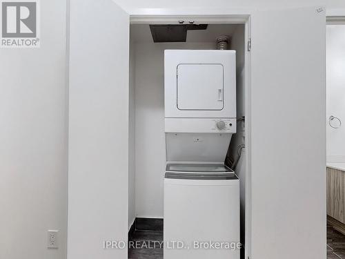 2610 - 2916 Highway 7 Avenue, Vaughan, ON - Indoor Photo Showing Laundry Room