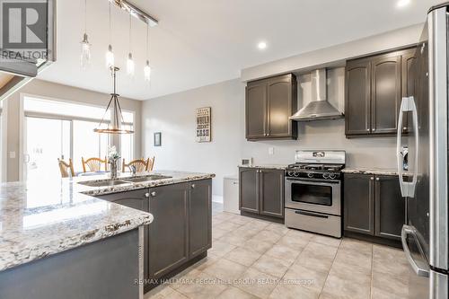 35 Royal Park Boulevard, Barrie, ON - Indoor Photo Showing Kitchen