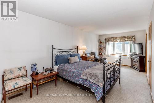 1125 Woodland Drive, Oro-Medonte, ON - Indoor Photo Showing Bedroom