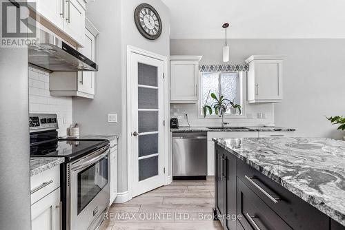 59 Hampton Ridge Drive, Belleville, ON - Indoor Photo Showing Kitchen With Stainless Steel Kitchen With Upgraded Kitchen