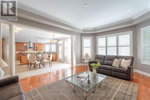 1206 Mount Vernon Street, Mississauga, ON - Indoor Photo Showing Living Room