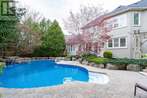 1206 Mount Vernon Street, Mississauga, ON - Outdoor With In Ground Pool