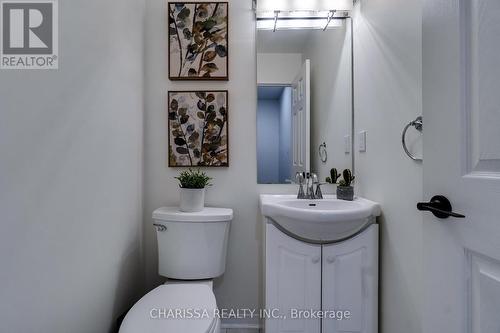 110 Gollins Drive, Milton, ON - Indoor Photo Showing Bathroom