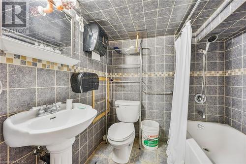 205 King Street S, Harriston, ON - Indoor Photo Showing Bathroom
