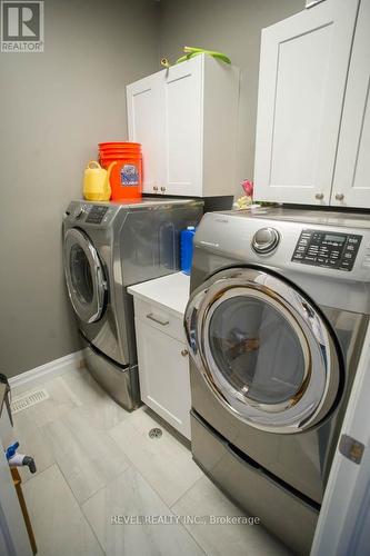 10 - 23 Cedar Street, Brant, ON - Indoor Photo Showing Laundry Room