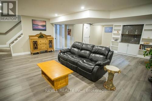 10 - 23 Cedar Street, Brant, ON - Indoor Photo Showing Living Room