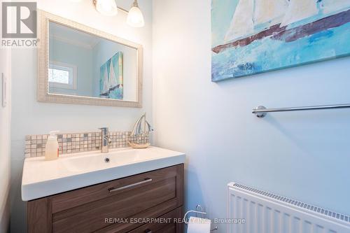46 Mountain Brow Boulevard, Hamilton, ON - Indoor Photo Showing Bathroom