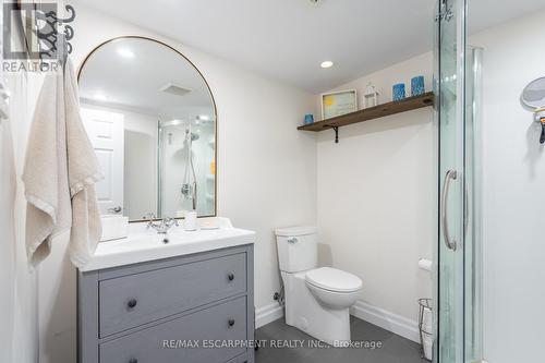 46 Mountain Brow Boulevard, Hamilton, ON - Indoor Photo Showing Bathroom