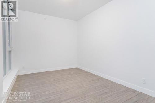 1901 4458 Beresford Street, Burnaby, BC - Indoor Photo Showing Other Room