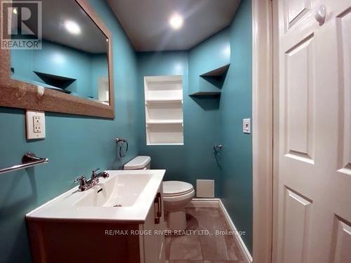 128 John Tabor Trail, Toronto, ON - Indoor Photo Showing Bathroom