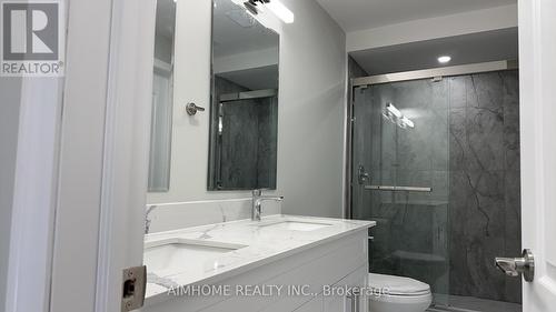 45 Wildflower Drive, Richmond Hill, ON - Indoor Photo Showing Bathroom