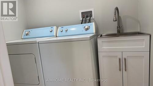 45 Wildflower Drive, Richmond Hill, ON - Indoor Photo Showing Laundry Room