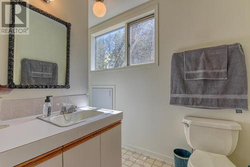 1814 South Lakeside Drive, Williams Lake, BC - Indoor Photo Showing Bathroom