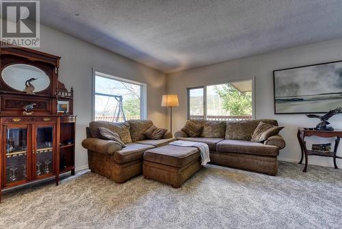 1814 South Lakeside Drive, Williams Lake, BC - Indoor Photo Showing Living Room