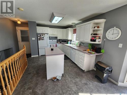 511 Main Street, Lampman, SK - Indoor Photo Showing Kitchen