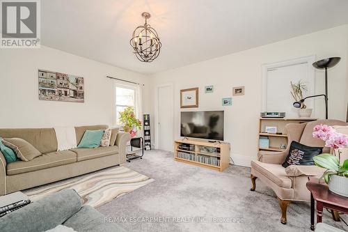 492 Locust Street, Burlington, ON - Indoor Photo Showing Living Room