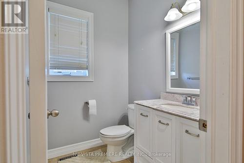 1002 Manchester Rd, London, ON - Indoor Photo Showing Bathroom