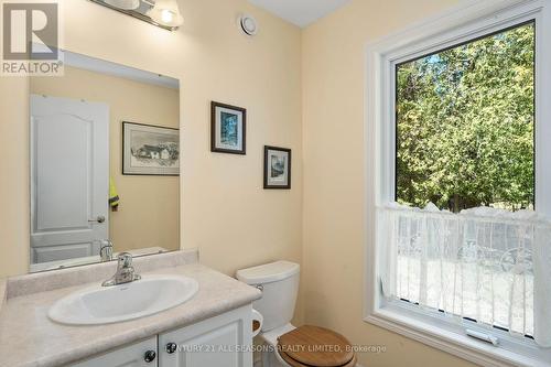 54 Cedar Drive, Hastings Highlands, ON - Indoor Photo Showing Bathroom