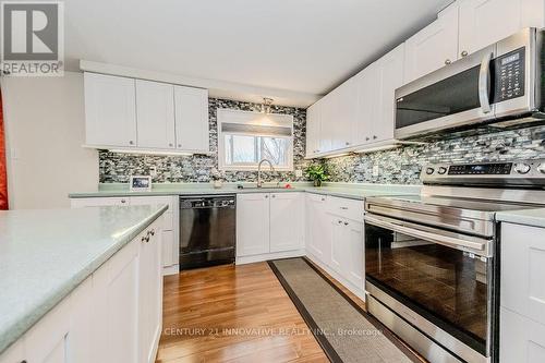 48 Rochelle Drive, Guelph, ON - Indoor Photo Showing Kitchen With Upgraded Kitchen