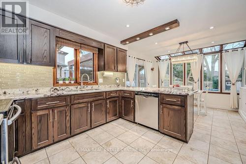 92 Downey Road, Guelph, ON - Indoor Photo Showing Kitchen With Upgraded Kitchen