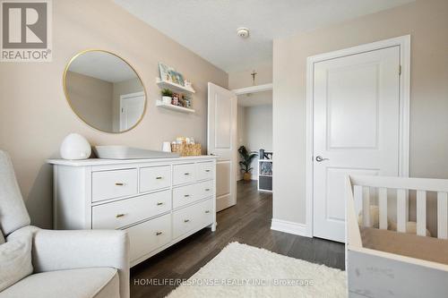 81 Echovalley Drive, Hamilton, ON - Indoor Photo Showing Bedroom