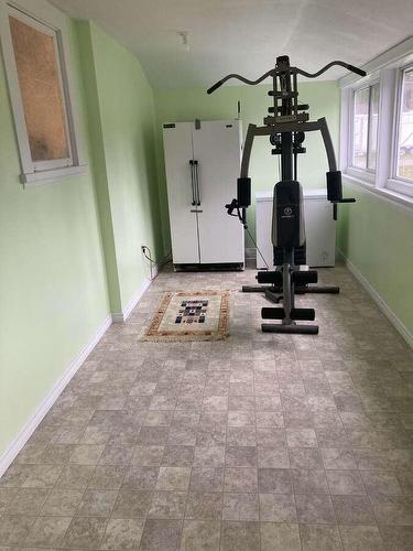 456 Fourth Avenue, Midway, BC - Indoor Photo Showing Gym Room