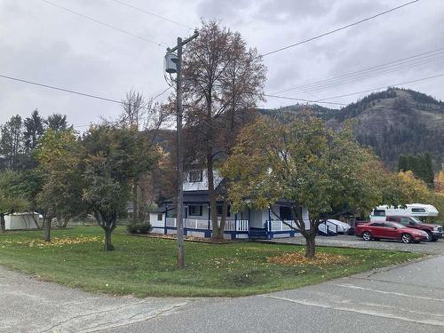 456 Fourth Avenue, Midway, BC - Outdoor