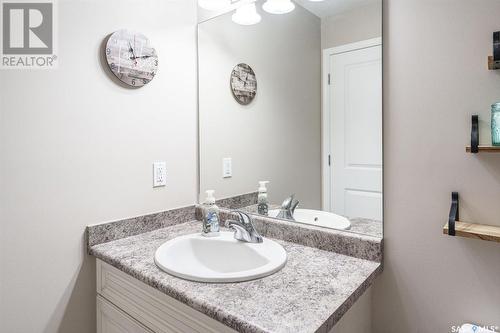 209 100 Chaparral Boulevard, Martensville, SK - Indoor Photo Showing Bathroom