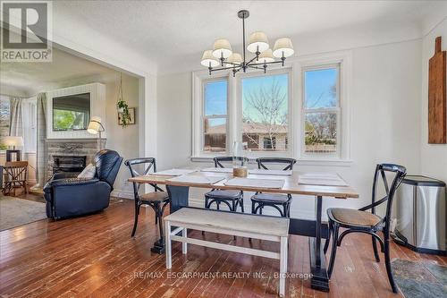 9221 Airport Road W, Hamilton, ON - Indoor Photo Showing Dining Room