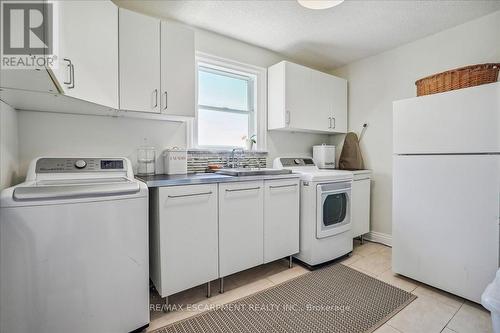 9221 Airport Road W, Hamilton, ON - Indoor Photo Showing Laundry Room