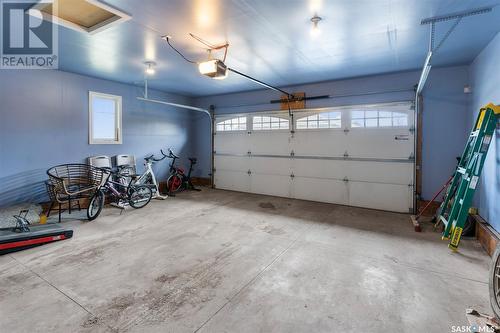 407 Hartley Road, Saskatoon, SK - Indoor Photo Showing Garage