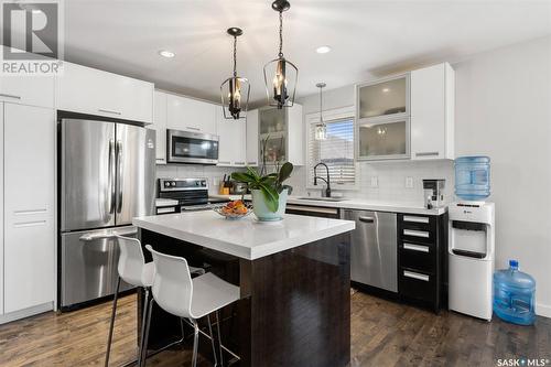 407 Hartley Road, Saskatoon, SK - Indoor Photo Showing Kitchen With Upgraded Kitchen
