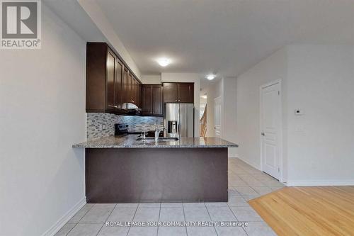 34 Thistle Avenue, Richmond Hill, ON - Indoor Photo Showing Kitchen With Stainless Steel Kitchen