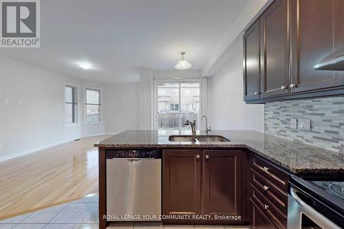 34 Thistle Avenue, Richmond Hill, ON - Indoor Photo Showing Kitchen With Double Sink